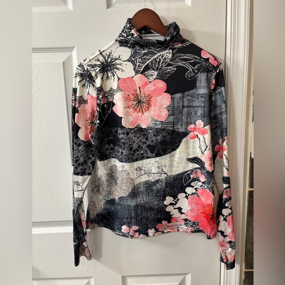 Elegant Floral Long Sleeve Turtleneck - Black and Pink